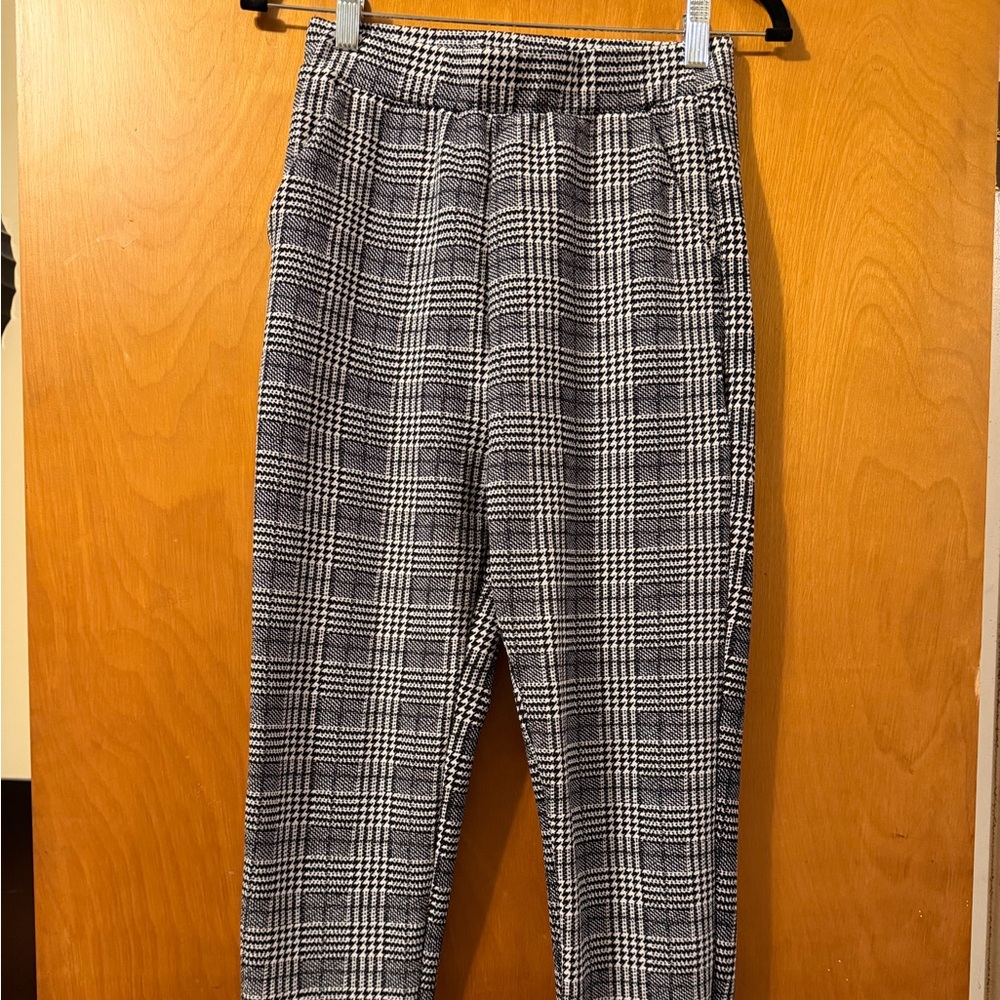 Plaid Stretch women’s dress pants - Black & White